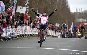 MAXIME BONSERGENT CD 53 VAINQUEUR DE LA BERNAUDEAU JUNIOR COURSE INTERNATIONALE