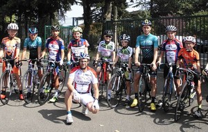 Arnaud COURTEILLE  A L'ENTRAINEMENT SUR ROUTE AVEC  LES BENJAMINS ET MINIME 1