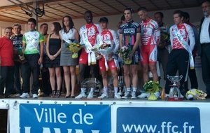 Podium Elite et 1ère équipe vendée u
