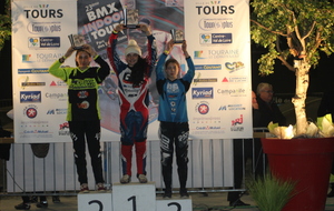 AZE TEAM BIKE SUR LE PODIUM A TOURS