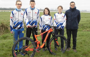 LE COLLEGE EMMANUEL DE MARTONNE 8 EME DU CHPT DE FRANCE DE DUATHLON ET RUN AND BIKE AU VAL ST PERE