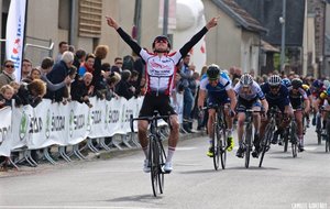 GAVRAY NATIONAL JUNIOR VICTOIRE D'UNE ETAPE DE MAXIME BONSERGENT CD 53 