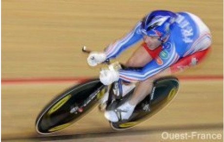 François PERVIS 1ER A LA COUPE DU MONDE PISTE