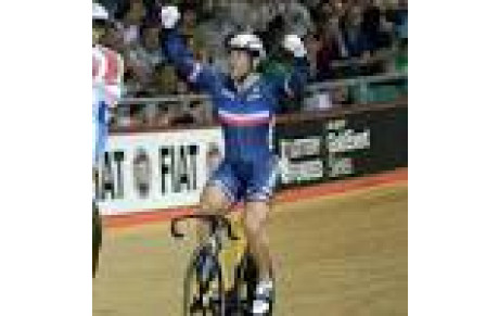 François PERVIS GAGNE LE KEIRIN EN COUPE DU MONDE SUR PISTE