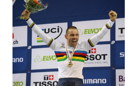 LE ROI DE LA PISTE C'EST PERVIS