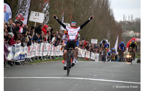 MAXIME BONSERGENT CD 53 VAINQUEUR DE LA BERNAUDEAU JUNIOR COURSE INTERNATIONALE