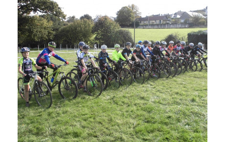 STAGE 53 DE CYCLO-CROSS A BAZOUGES