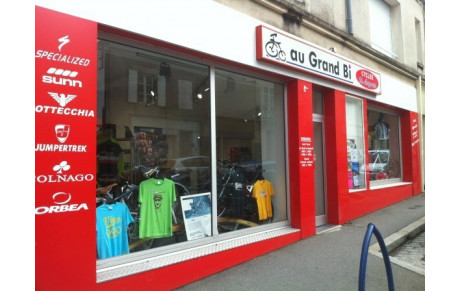 AU GRAND BI DOMINIQUE LAGOUTE - ANTOINE SERAIS A MAYENNE